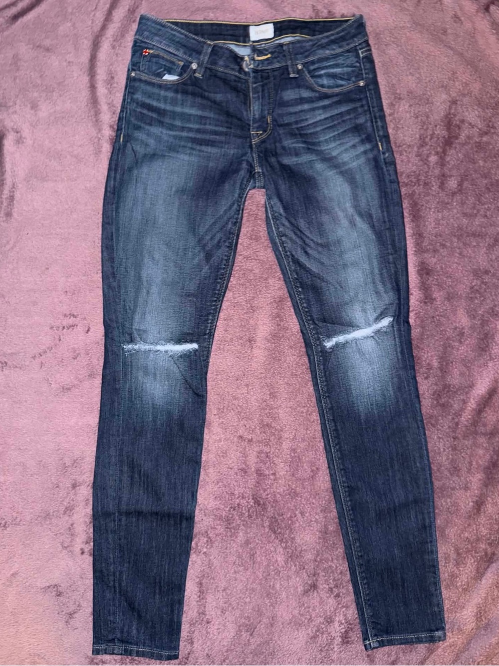 Hudson Women's Skinny Jeans - Distressed knee. Size 27